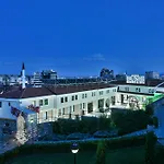Bushi & 5* Skopje